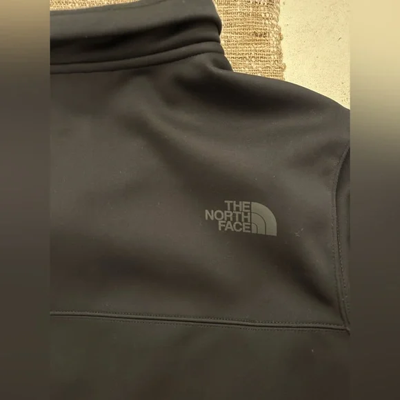 North Face Performance Jacket
Mens S - Picture 3 of 4